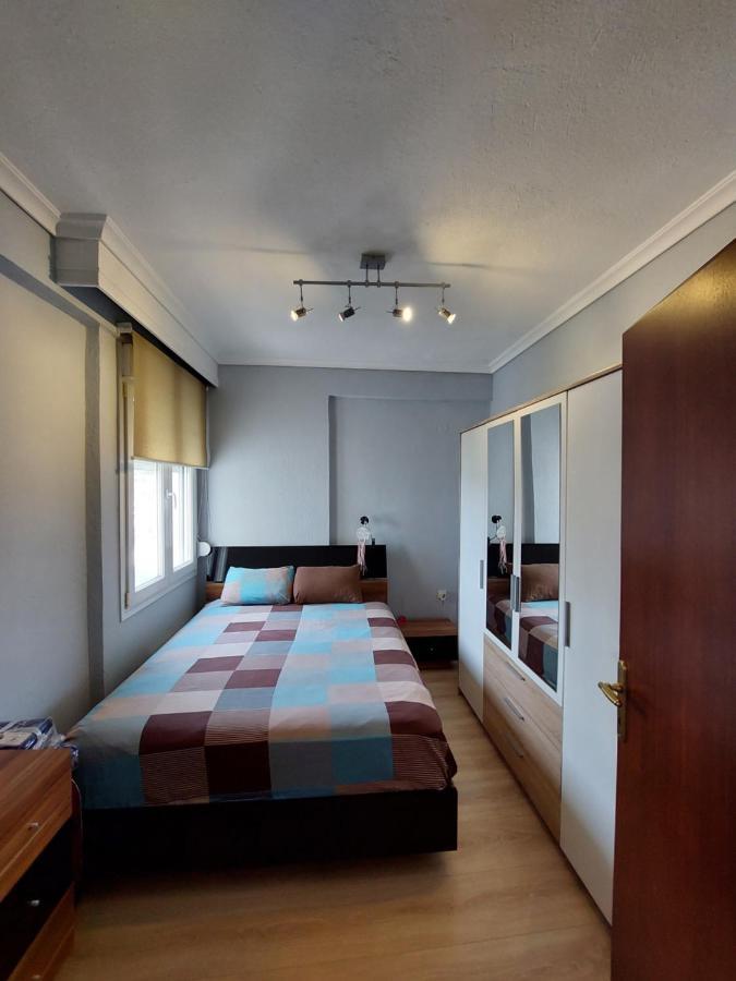 Bright View Apartment Palaiontsiflikion Bagian luar foto