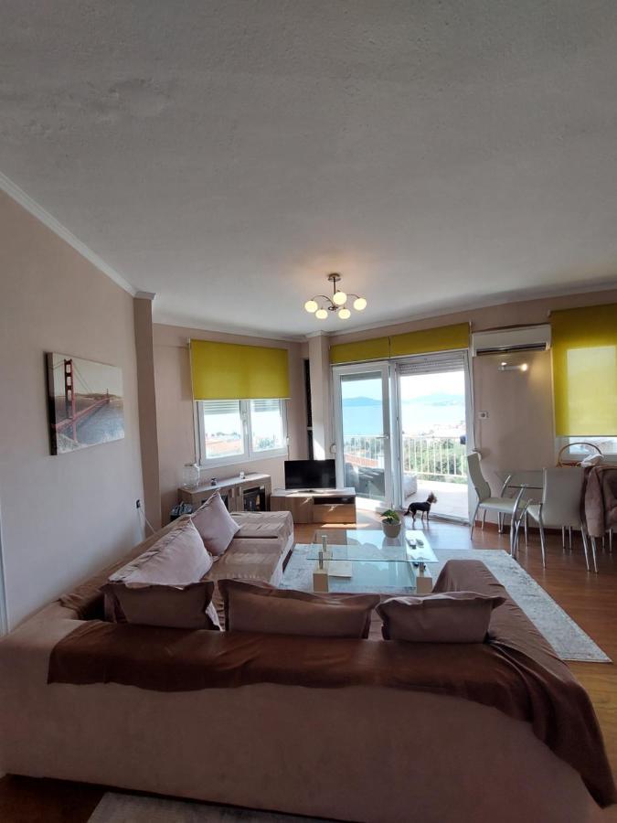 Bright View Apartment Palaiontsiflikion Bagian luar foto